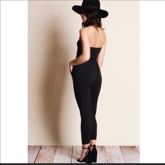 Amazing off the shoulder jumpsuit - Picture 2 of 2